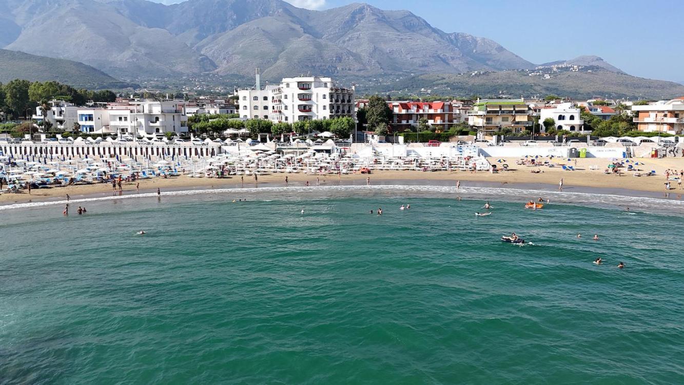 Bajamar Beach Hotel Formia Exterior photo