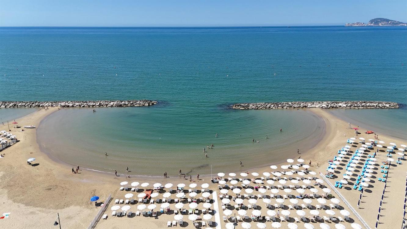 Bajamar Beach Hotel Formia Exterior photo